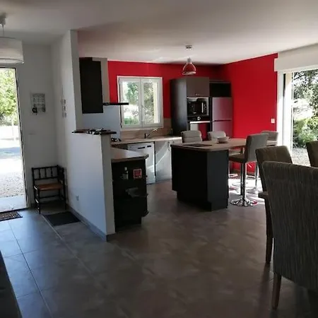 Maison Proche De Royan à Sur Gironde 2