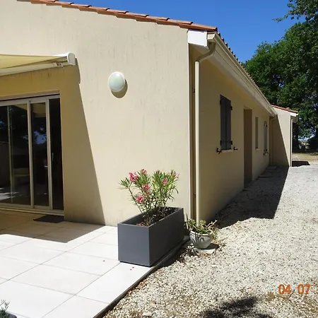 Maison Proche De Royan A Sur Gironde 2 * 메쉐르-수르-지롱드