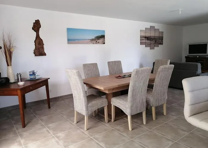 Maison Proche De Royan A Sur Gironde 2 *