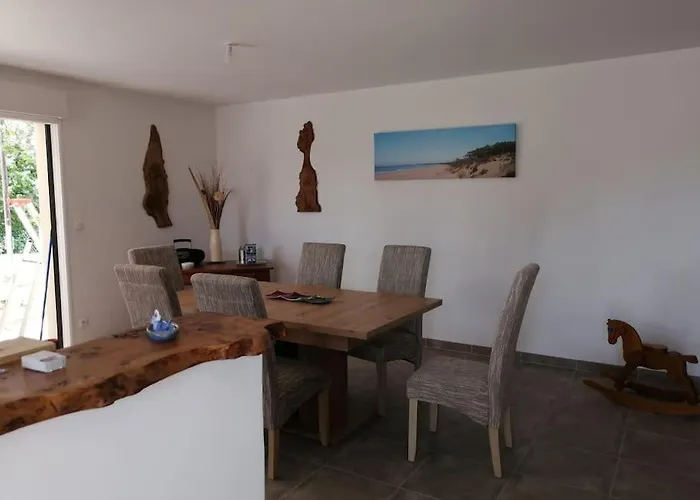 Maison Proche De Royan A Sur Gironde 2 *