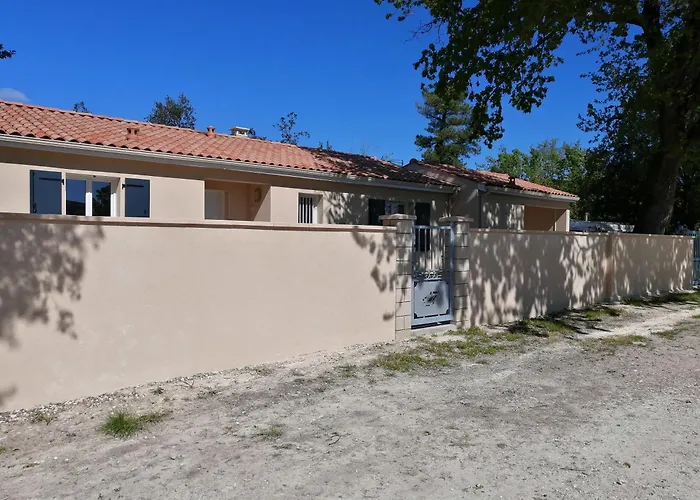 Maison Proche De Royan A Sur Gironde 2 Сasa de vacaciones *